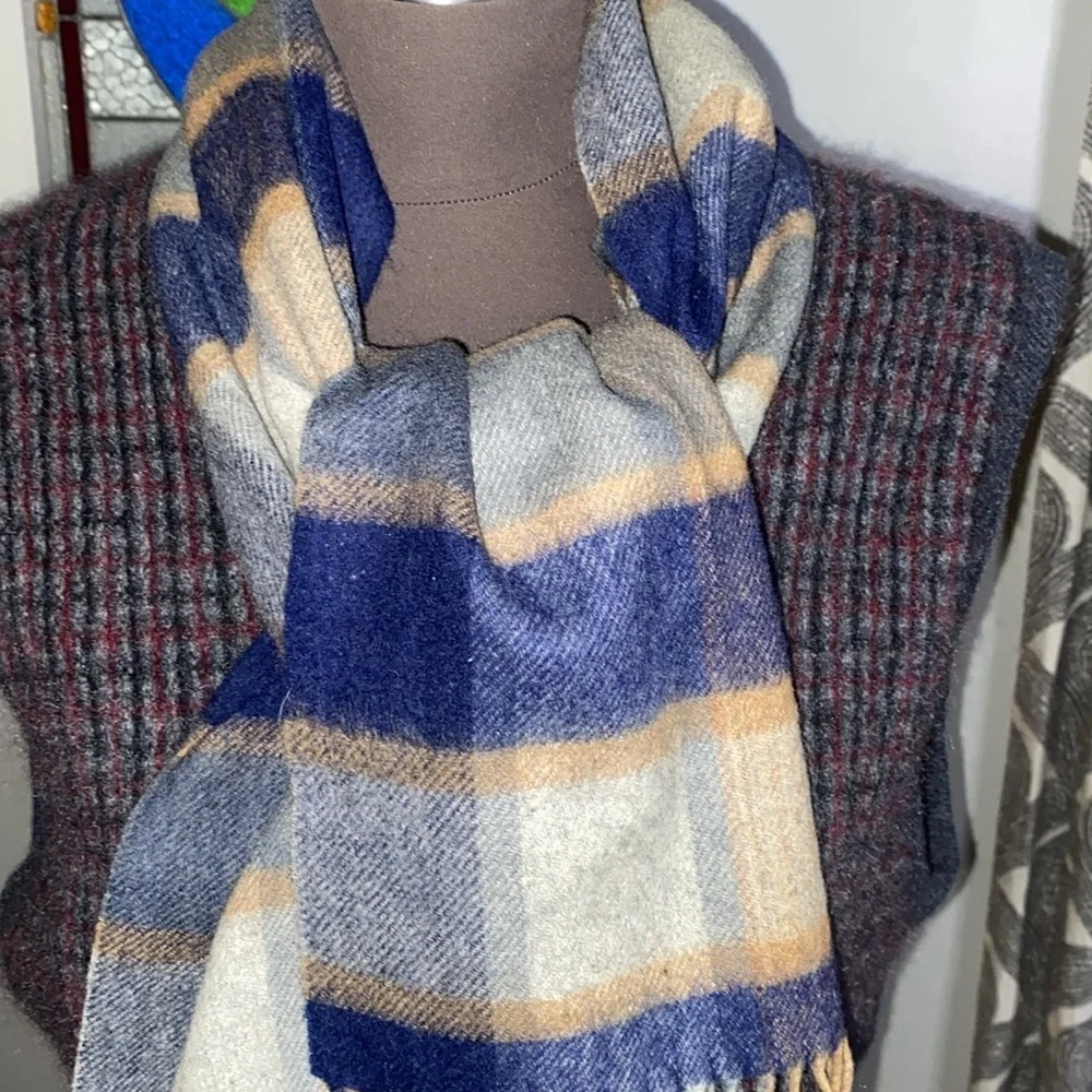Amicale pure lambs wool plaid scarf